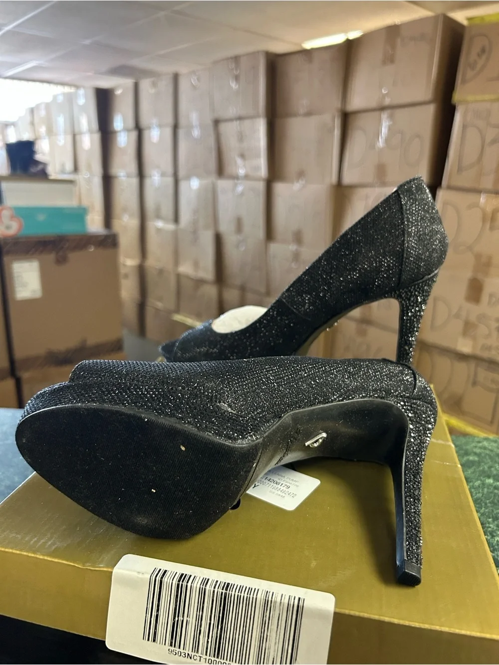 Thalia Sodi elegant peep
